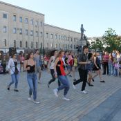 Александр Лещенко устроил танцевальную тусовку в центре Кировограда!